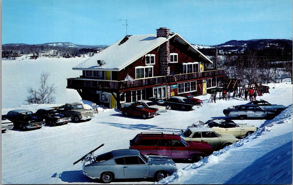 Chalet Restaurant & Bar in Quebec Canada Vintage Postcard SP6-12